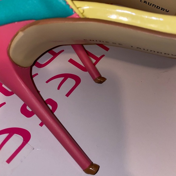 Chinese Laundry floral 2-piece sandal/rainbow heel - Picture 8 of 10